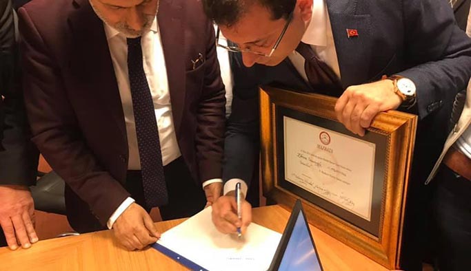 31 Mart Mahalli İdareler Genel Seçimlerinde İstanbul Büyükşehir Belediye Başkanı seçilen CHP'nin adayı Ekrem İmamoğlu Mazbatasını Aldı.