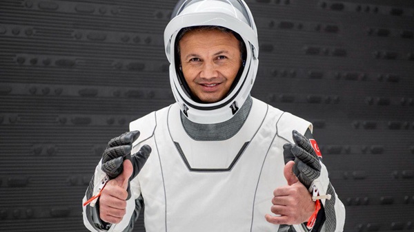 İlk Türk Astronotu Alper Gezeravcı nın uzay yolculuğu başlıyor.