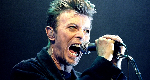 İngiliz rock yıldızı David Bowie, 69 yaşında hayatını kaybetti.