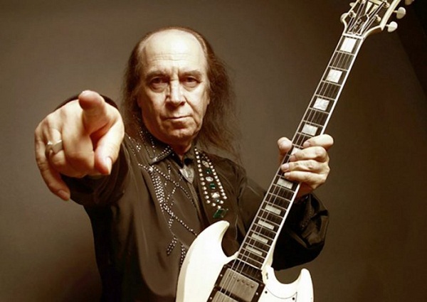 Rock müziğin efsane ismi Erkin Koray 82 yaşında hayatını kaybetti